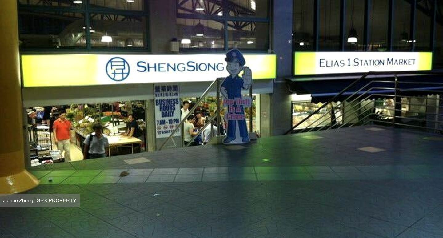 Elias Mall (D18), Retail #452374081